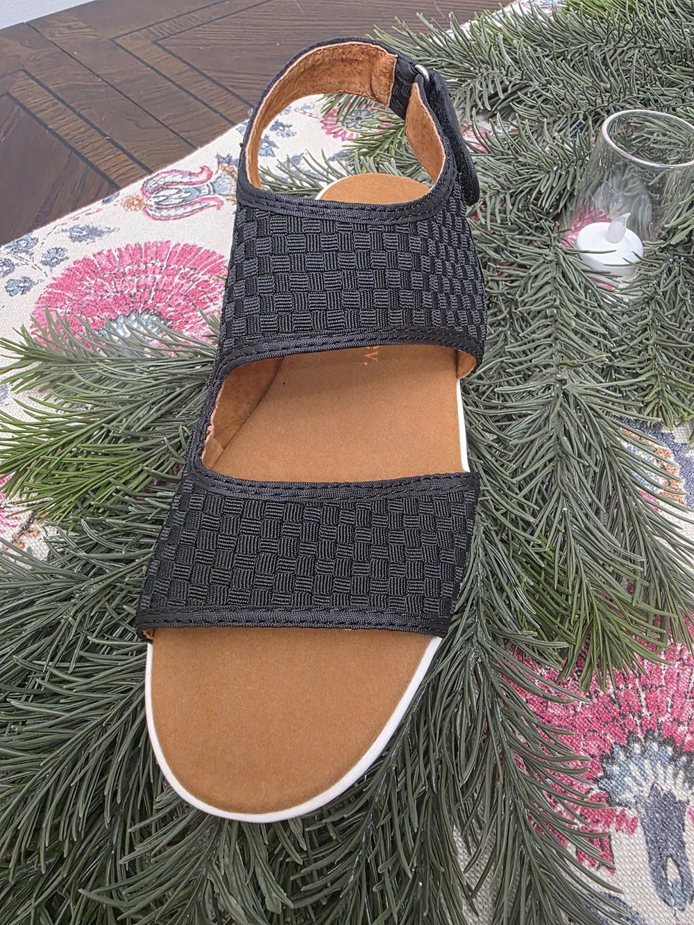 bernie mev. Women's Lima Sandal in Black